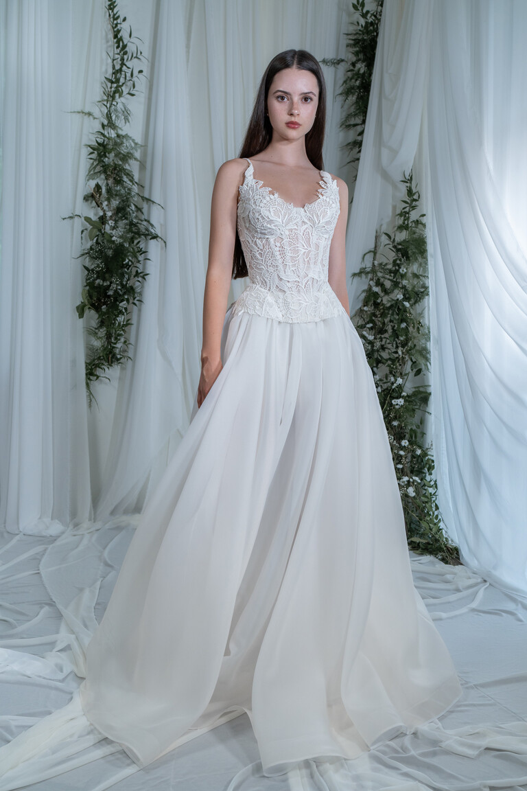 Elegant Lace and Organza Wedding Dress for Modern Brides Unona Freya dress front view with scalloped lace neckline and floor-length organza skirt