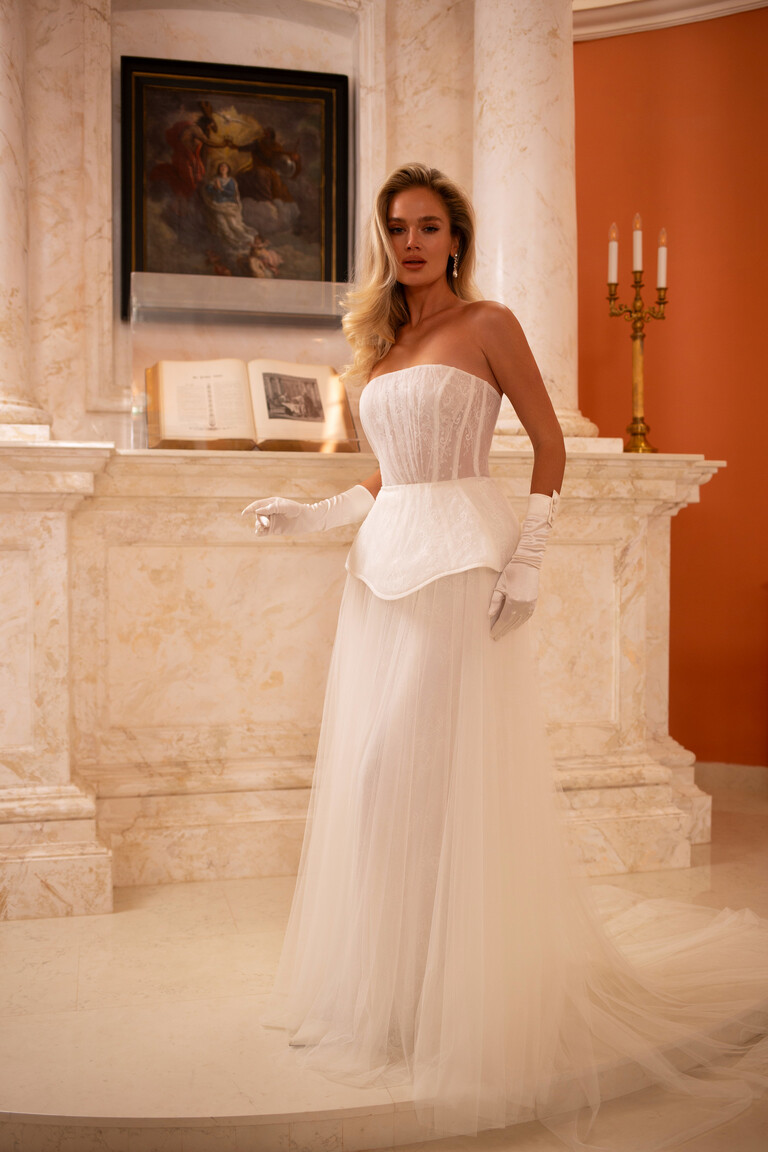 Alla wedding gown full length in marble interior with gloves and layered tulle skirt