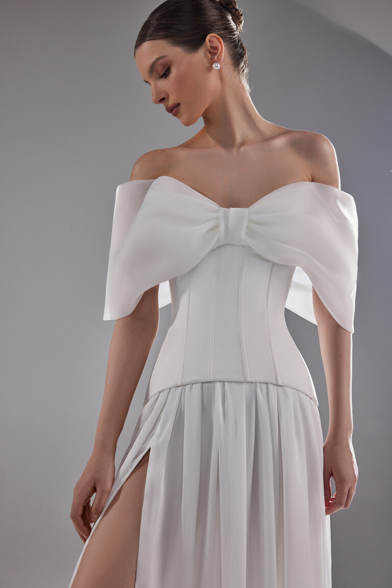 Corset Blanche Blanche Off-The-Shoulder Bridal Corset with Bow