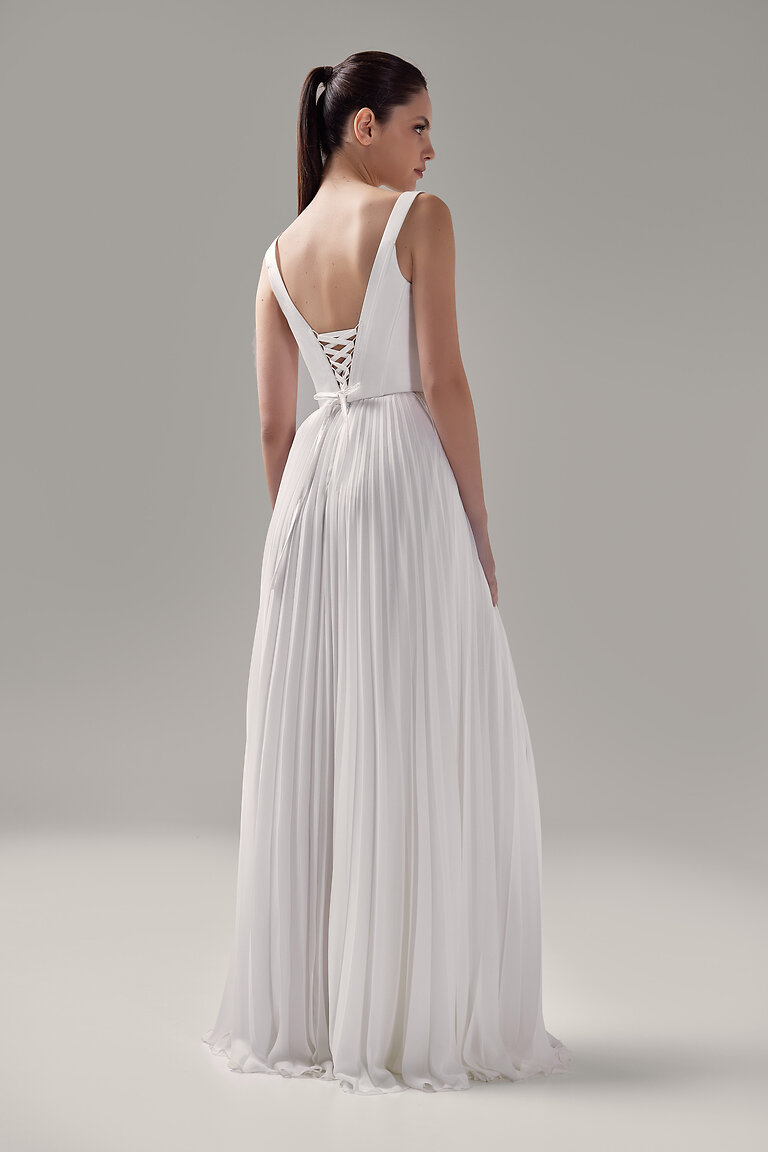 Elegant Lace-Up Back Detail of the Casia Bridal Corset Back view of the ivory satin Casia Corset showing the elegant lace-up closure and wide straps by Unona.