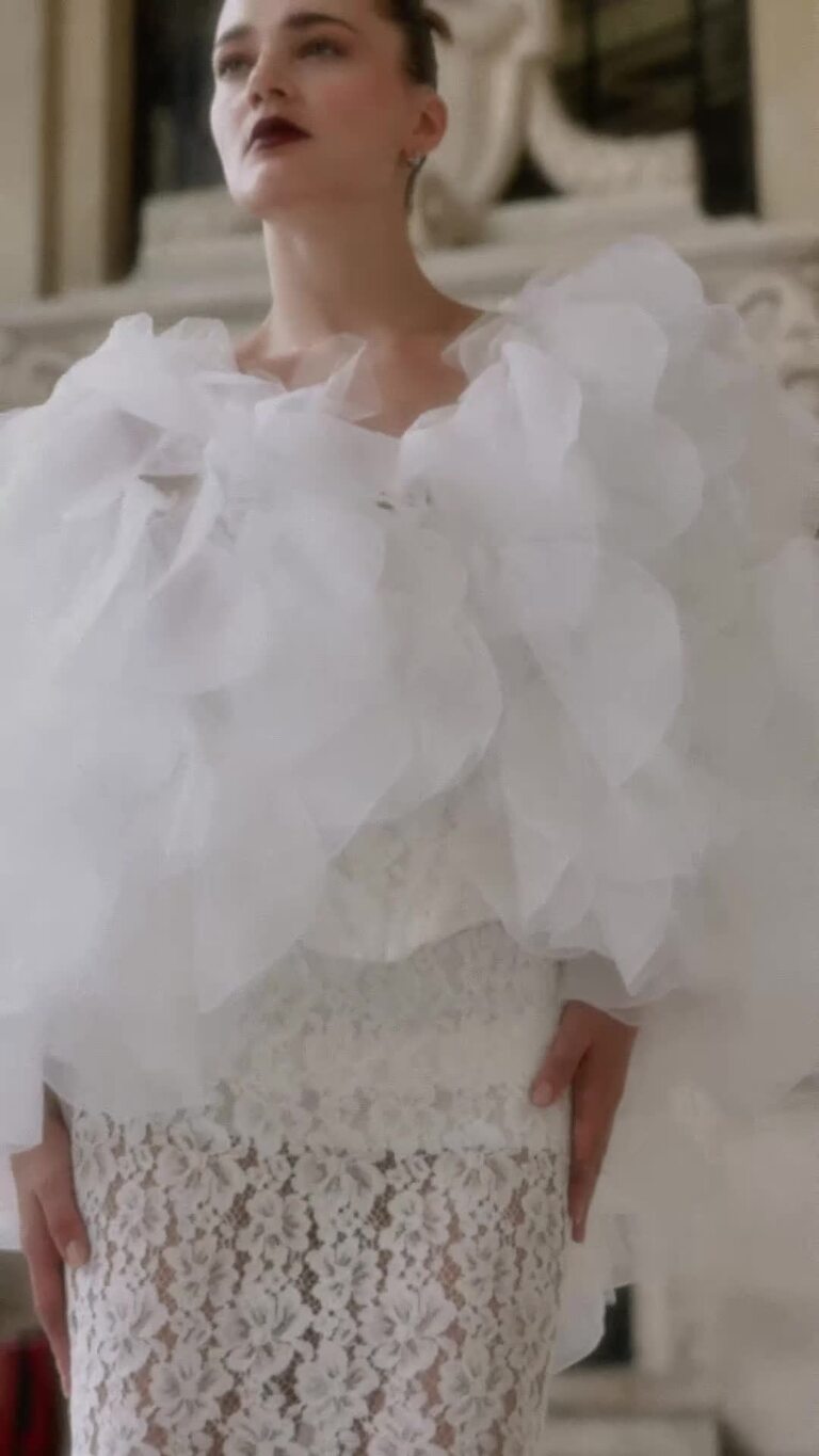 Medea Cape preview video # 2 Off-White Ruffled Organza Bridal Cape