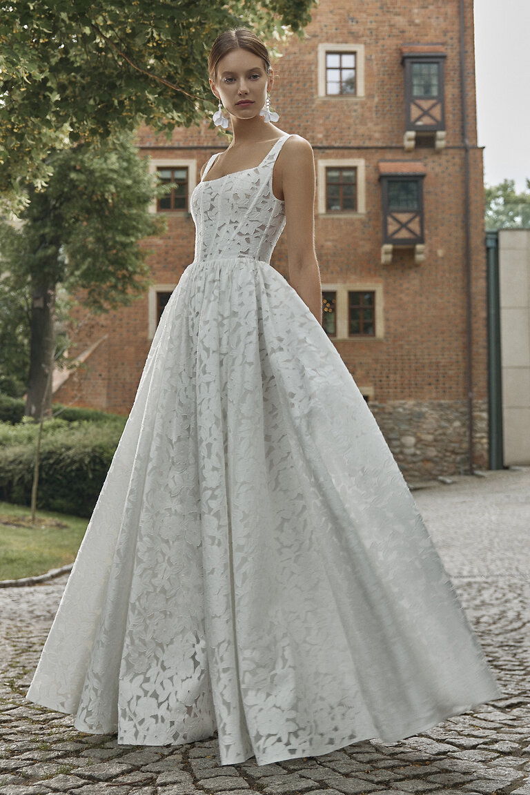 Ruta Ruta Square Neck Floral Lace A-Line Wedding Dress